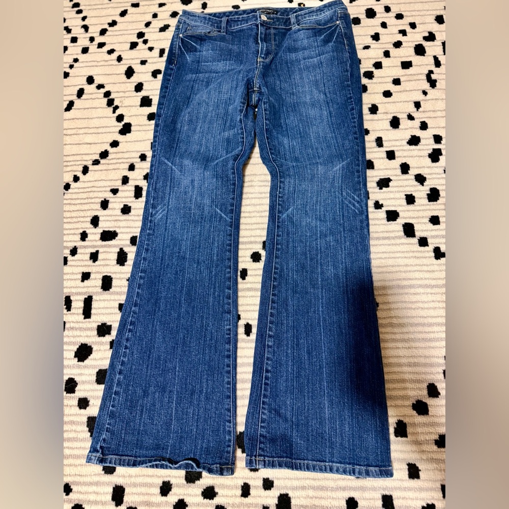 White House Black Market BLANC Flare Jeans 10R Medium Wash Stretch Denim
